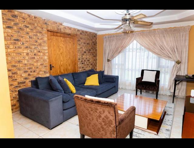 4 BEDROOM HOUSE FOR SALE IN VAN DYK PARK